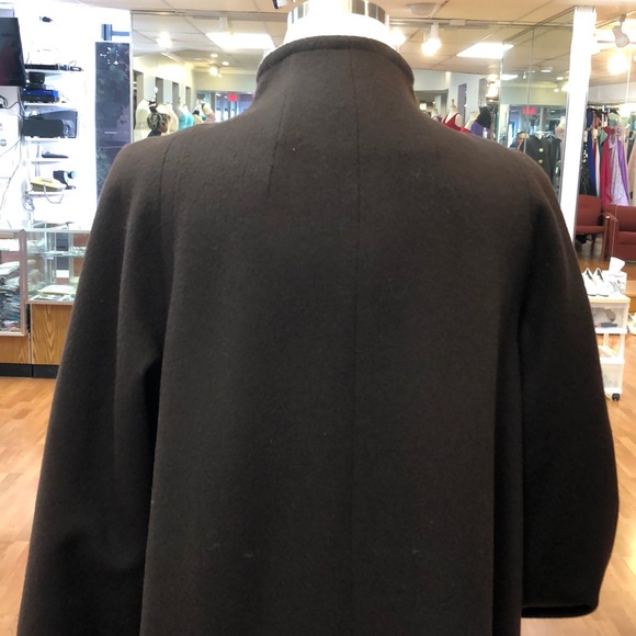 Women’s brown 100% wool overcoat, gold buttons - Picture 5 of 6